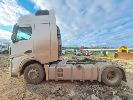 Shacman (Shaanxi) SX 4x2 Седельный тягач SX4188YY381 — Б/У, 2023 г.