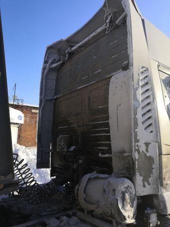 Shacman (Shaanxi) SX 6x4 Седельный тягач SX42584V324 — Б/У, 2023 г.
