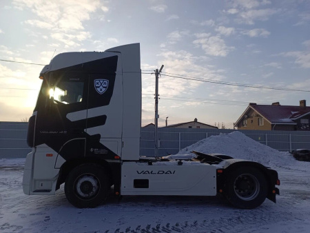 VALDAI 45 4x2 Седельный тягач FB2R13 — Б/У, 2024 г.