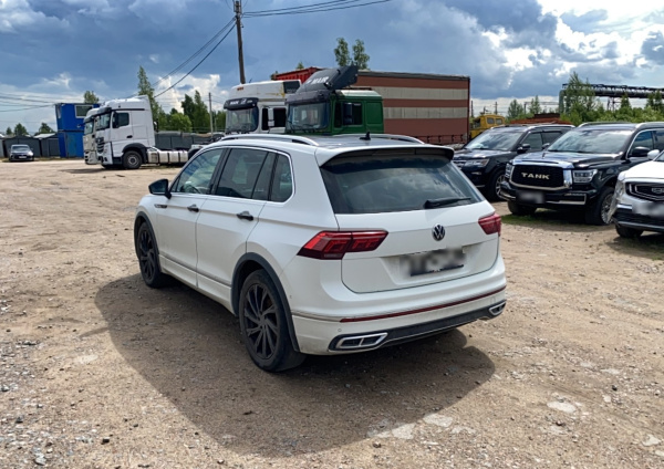 VOLKSWAGEN R-Line 2.0 TSI 180hp 7DSG 4Motion — Б/У, 2021 г.