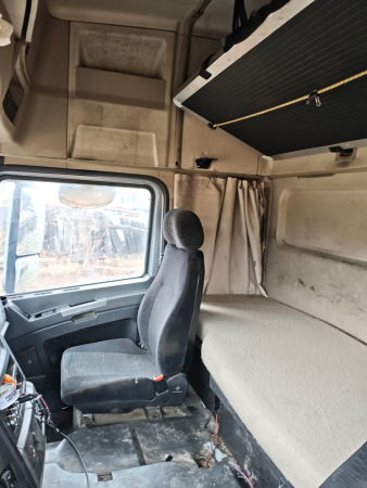 Shacman (Shaanxi) SX 6x4 Седельный тягач SX42584V324 — Б/У, 2023 г.