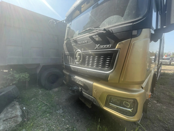 Shacman (Shaanxi) SX 8x4 Самосвал SX331863366 — Б/У, 2024 г.