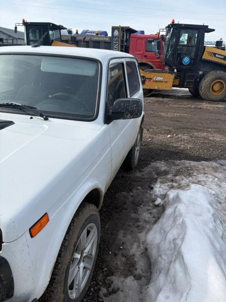 LADA 4X4 Luxe Кондиционер 1.7 5MT — Б/У, 2023 г.