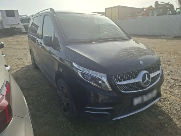 MERCEDES-BENZ 300 d 4MATIC Long — Б/У, 2022 г.