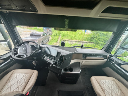 SITRAK C7H MAX 6x4 Седельный тягач ZZ4256V364HE — Б/У, 2023 г.