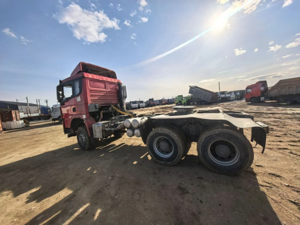Shacman (Shaanxi) SX 6x6 Седельный тягач SX42586V385 — Б/У, 2022 г.