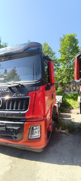 Shacman (Shaanxi) SX 6x6 Седельный тягач SX42586V385 — Б/У, 2023 г.