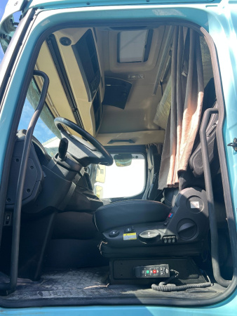 Shacman (Shaanxi) SX 4x2 Седельный тягач SX4188YY381 — Б/У, 2023 г.