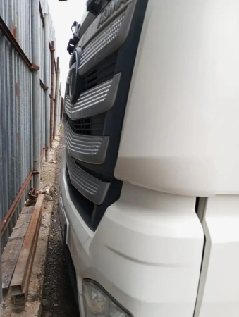 Foton AUMAN 4x2 Седельный тягач BJ4189SLFKA — Б/У, 2023 г.