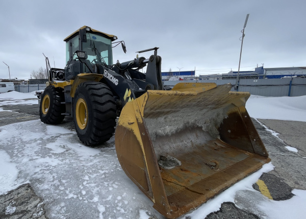 XCMG LW500FN Фронтальный погрузчик — Б/У, 2022 г.
