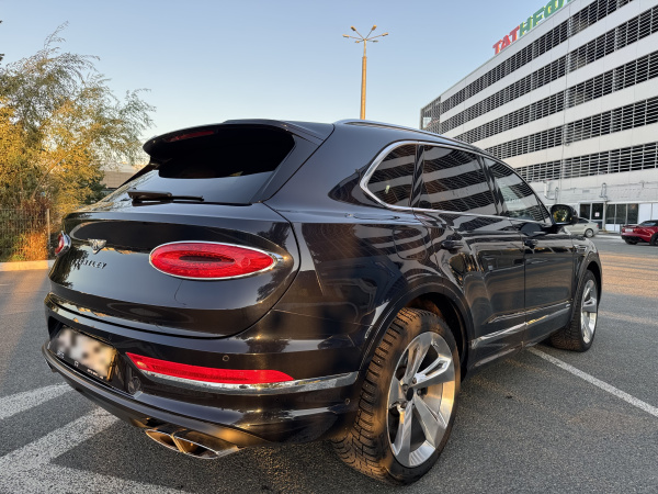 BENTLEY V8 — Б/У, 2023 г.