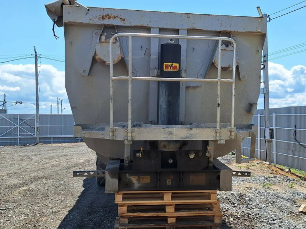 Grunwald 9453 Полуприцеп самосвальный 9453-0000010-50 — Б/У, 2021 г.