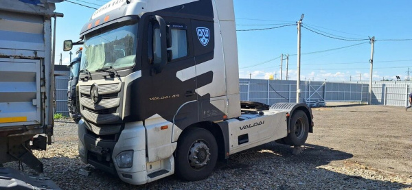 VALDAI 45 4x2 Седельный тягач FB2R13 — Б/У, 2024 г.