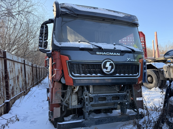 Shacman (Shaanxi) SX 6x6 Седельный тягач SX42586V385 — Б/У, 2023 г.