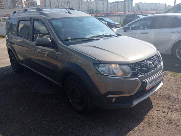 Lada Largus Cross — Б/У, 2021 г. (Санкт-Петербург, 165843 км)