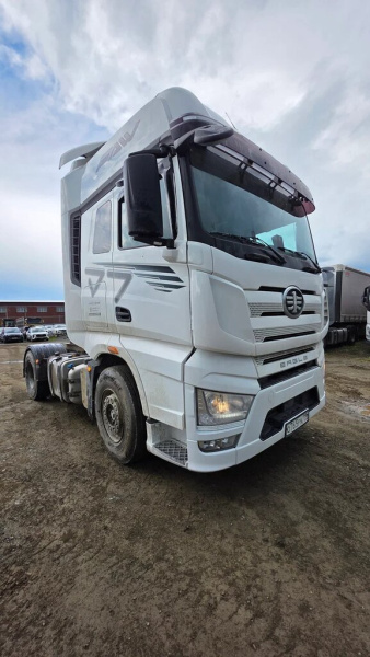 FAW J7 4x2 Седельный тягач CA4180P77K25E5 — Б/У, 2023 г.