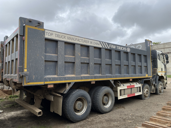 FAW J6 8x4 Самосвал CA3310P66K24T4E5 — Б/У, 2023 г.