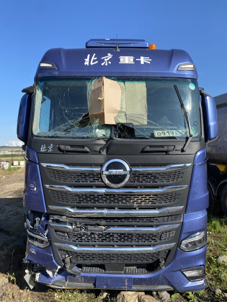 BEIJING BJ 6x4 Седельный тягач BJ4250D6CP-02 — Б/У, 2023 г.