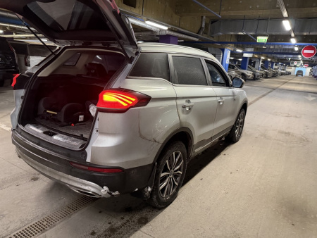 Geely Atlas Pro Luxury 1.5T DCT7 4WD — Б/У, 2023 г.