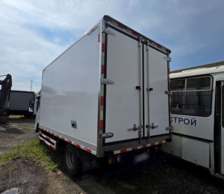 ISUZU ELF KV100 рефрижератор — Б/У, 2024 г.