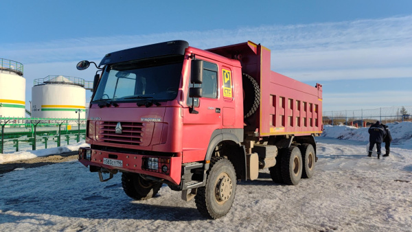 Howo ZZ3327S3857E — Б/У, 2022 г. (Усинск, 111704 км)