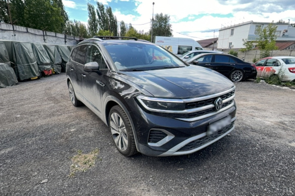 VOLKSWAGEN Luxury Wonderland Pro 2.0 380 TSI 4Motion 7 seats — Б/У, 2023 г.
