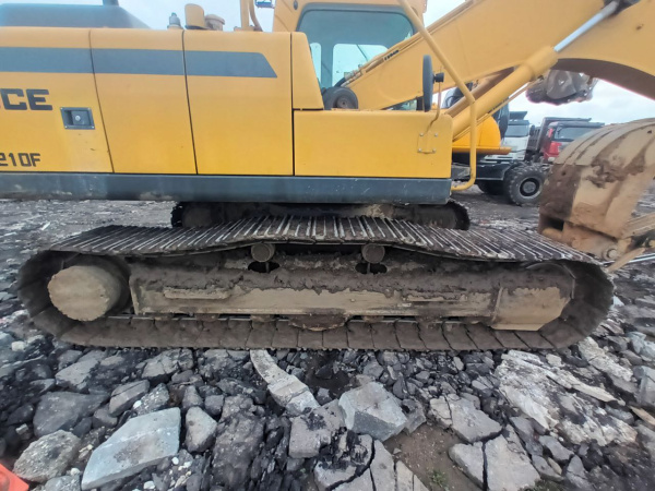 LGCE E6210 Экскаватор E6210F — Б/У, 2023 г.