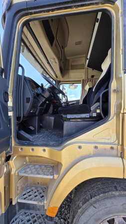 Shacman (Shaanxi) SX 6x4 Седельный тягач SX42584V324 — Б/У, 2022 г.