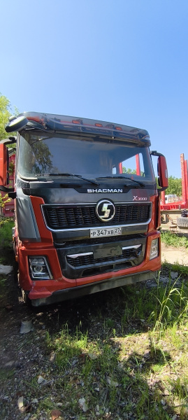 Shacman (Shaanxi) SX 6x6 Седельный тягач SX42586V385 — Б/У, 2023 г.