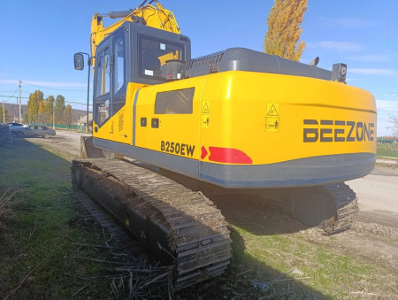 Beezone B250 Экскаватор B250EW — Б/У, 2023 г.