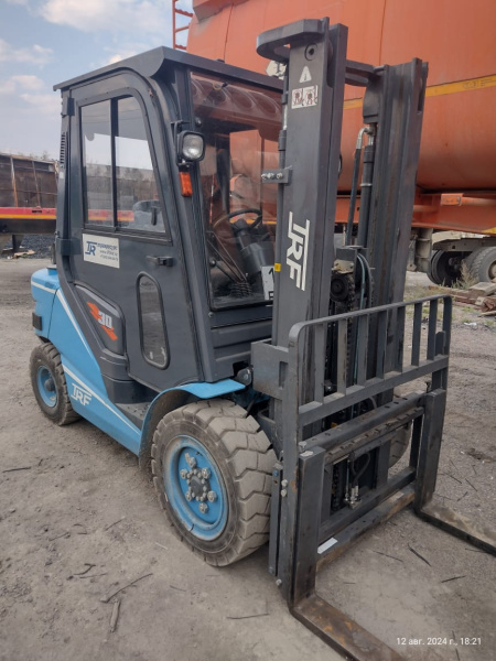 TRF D Вилочный погрузчик D30-3X — Б/У, 2023 г.