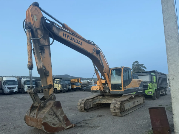 Hyundai R330 Экскаватор R330LC-9S — Б/У, 2017 г.
