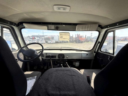 UAZ 7 мест без ABS 2.7 5MT — Б/У, 2023 г.