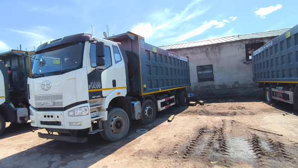 FAW J6 8x4 Самосвал СА3310Р66K24T4E5 — Б/У, 2023 г.