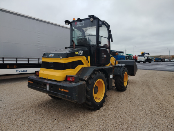 RUNMAX TL872 Фронтальный погрузчик — Б/У, 2022 г.