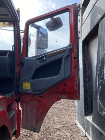 Shacman (Shaanxi) SX 8x4 Самосвал SX331863366 — Б/У, 2023 г.