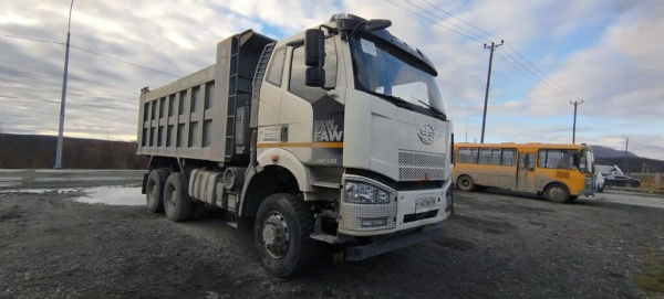 FAW J6 6x6 Самосвал CA3250P66K24L1TE5 — Б/У, 2022 г.