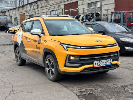 МОСКВИЧ Стандарт 1.5Т CVT — Б/У, 2022 г.
