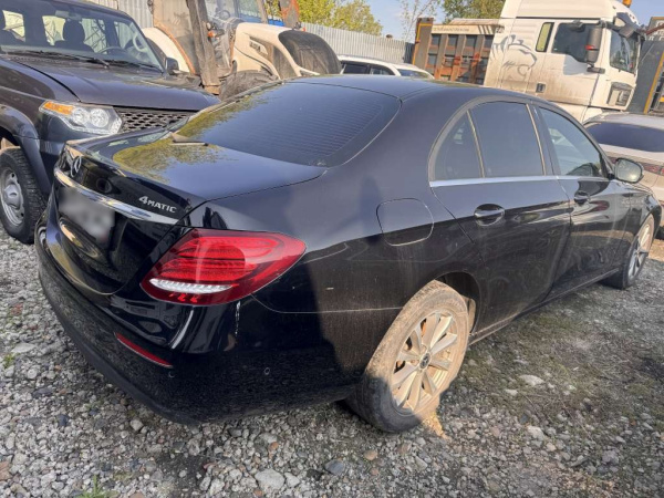 MERCEDES-BENZ 200 4MATIC Premium — Б/У, 2019 г.