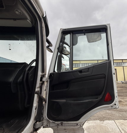 IVECO STRALIS 4x2 седельный тягач — Б/У, 2017 г.