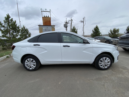 LADA VESTA Седан Comfort 1.6 106hp 5MT — Б/У, 2023 г.