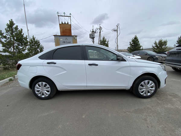LADA VESTA Седан Comfort 1.6 106hp 5MT — Б/У, 2023 г.