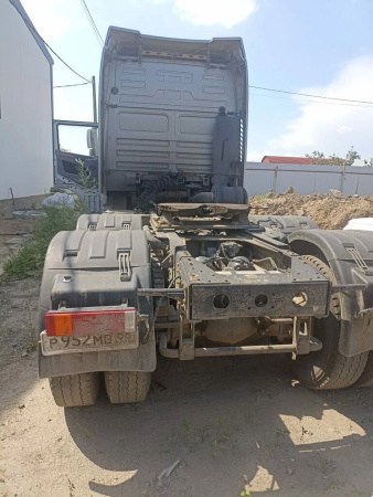 Shacman (Shaanxi) SX 6x4 Седельный тягач SX42584V324 — Б/У, 2023 г.