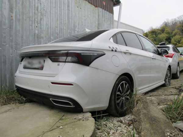 OMODA Life 1.5 CVT (I Поколение) — Б/У, 2023 г.