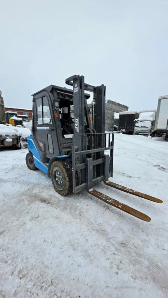 TRF D Вилочный погрузчик D30-3X — Б/У, 2024 г.