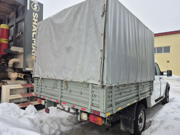 UAZ Бортовой со стандартной платформой двойная кабина Комфорт 4х4 2.7 5MT — Б/У, 2024 г.