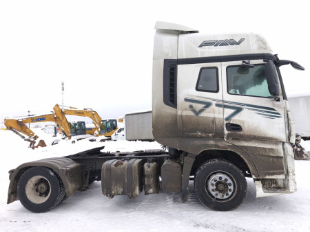 FAW J7 4x2 Седельный тягач CA4180P77K25E5 — Б/У, 2024 г.