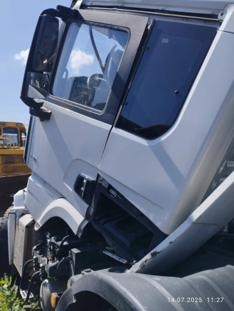 Shacman (Shaanxi) SX 6x4 Седельный тягач SX42584V324 — Б/У, 2023 г.