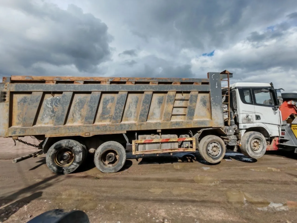 Shacman (Shaanxi) SX 8x4 Самосвал SX33186V366 — Б/У, 2023 г.