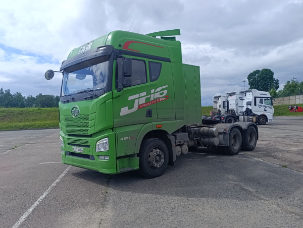 FAW JH6 6x4 Седельный тягач CA4250P25K15T1NE5A80 — Б/У, 2023 г.